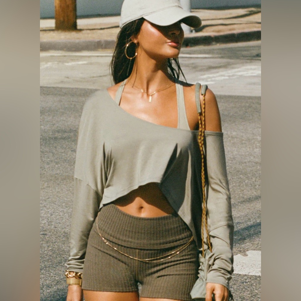 NWT STYLISH JOAH BROWN RELAXED CROP LONG SLEEVE SAGE M/L - Picture 4 of 5